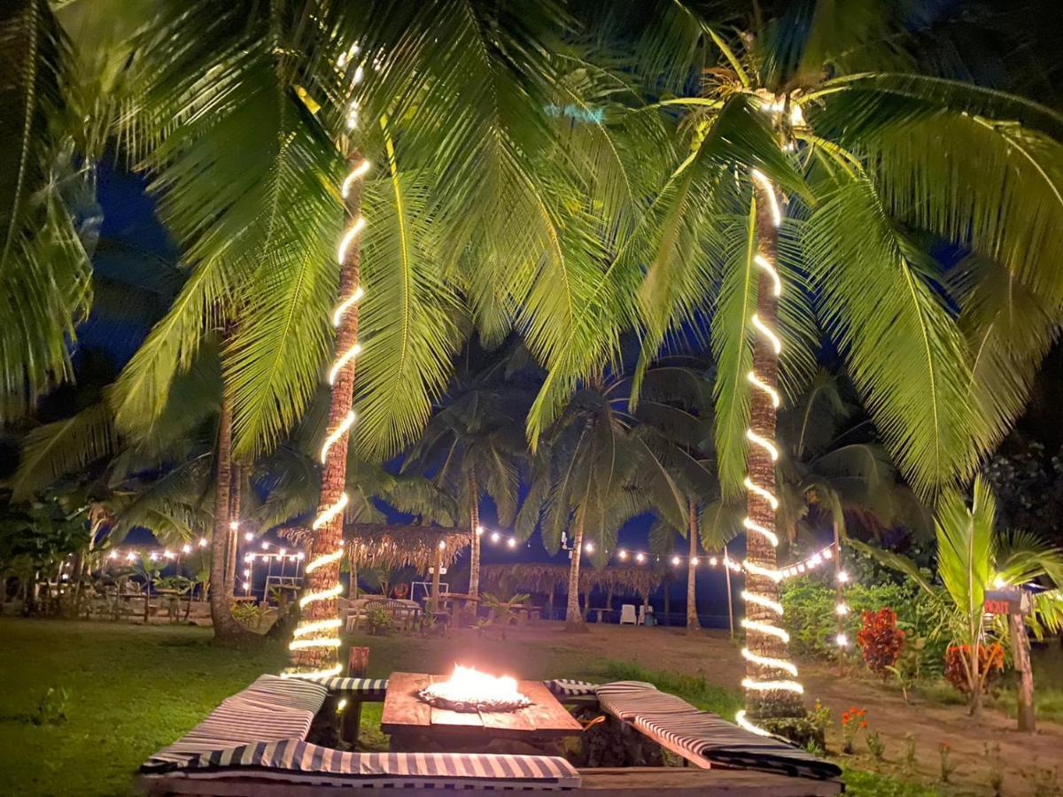 Show Pony Beach Resort And Suites 拉斯拉哈斯 外观 照片