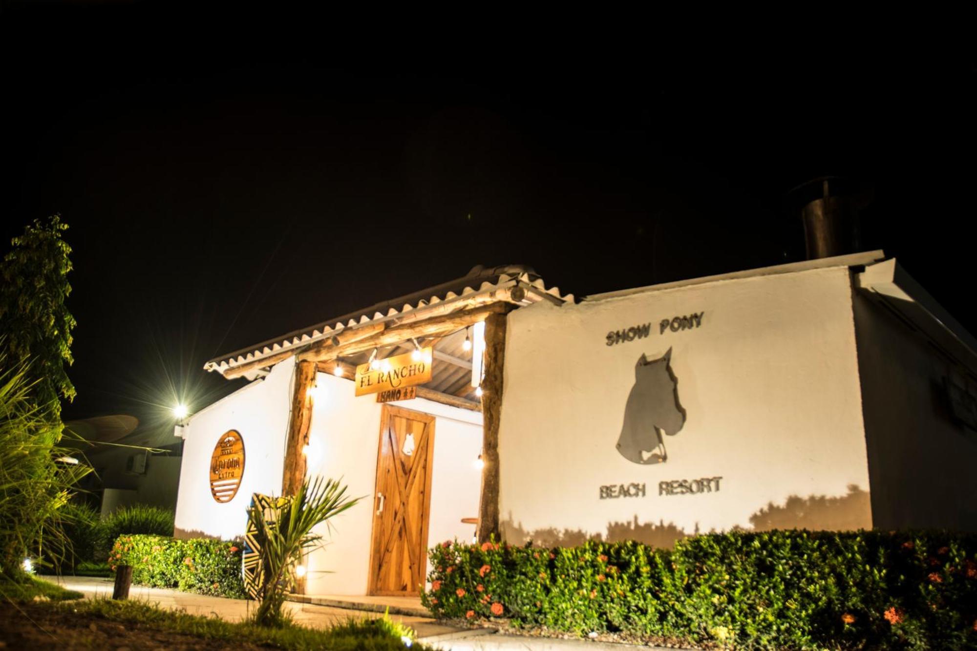 Show Pony Beach Resort And Suites 拉斯拉哈斯 外观 照片