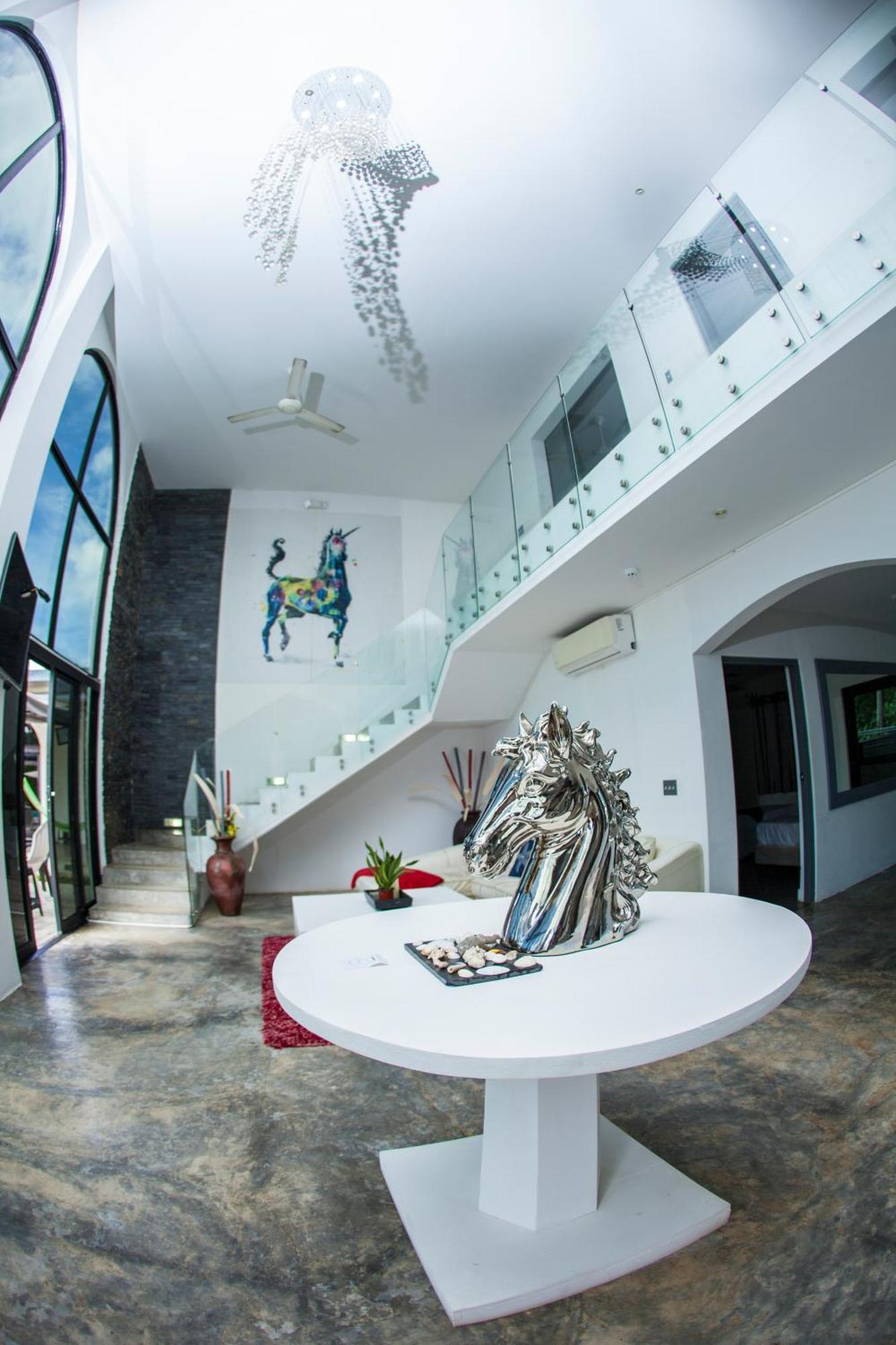 Show Pony Beach Resort And Suites 拉斯拉哈斯 外观 照片