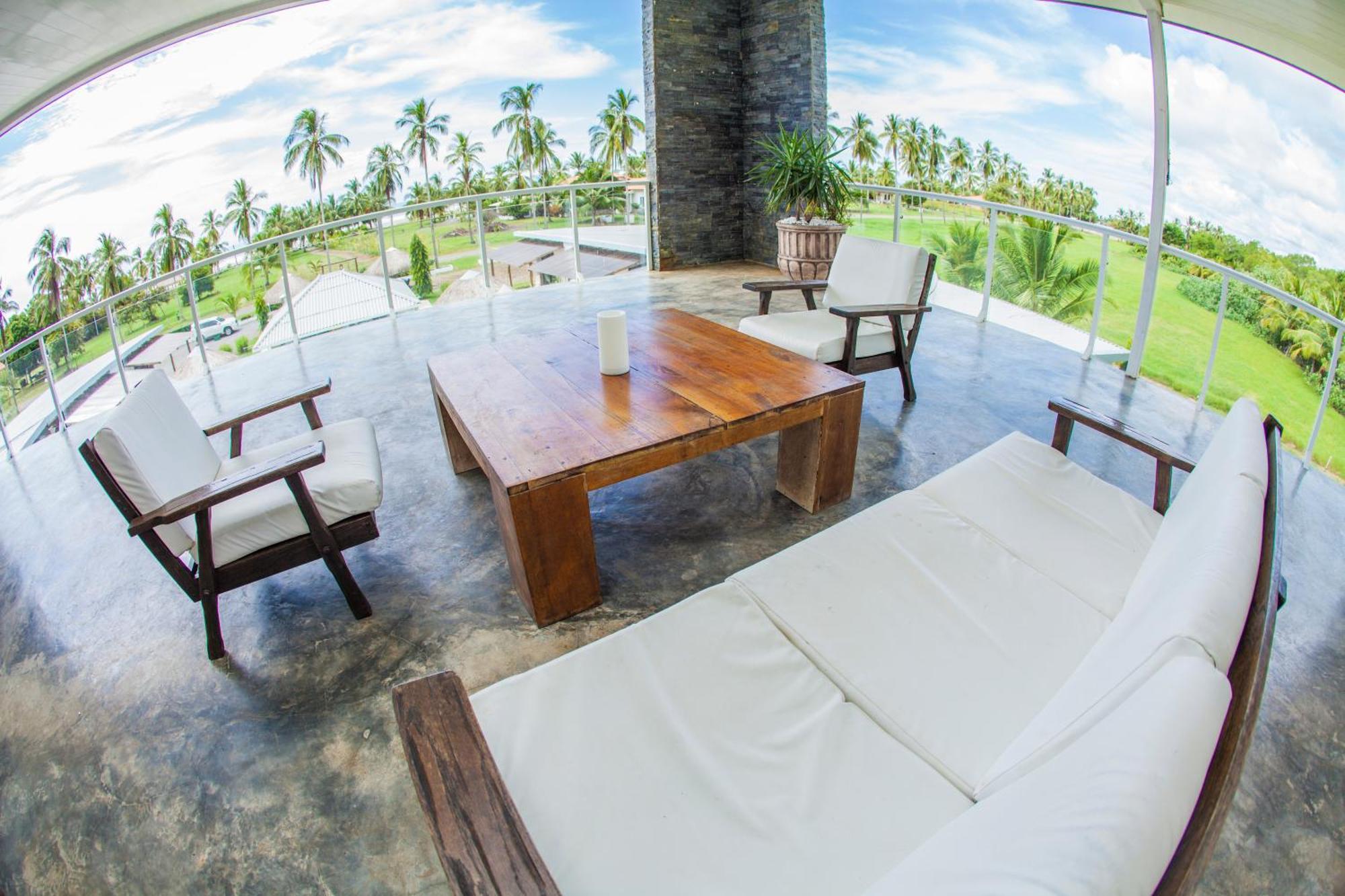 Show Pony Beach Resort And Suites 拉斯拉哈斯 外观 照片