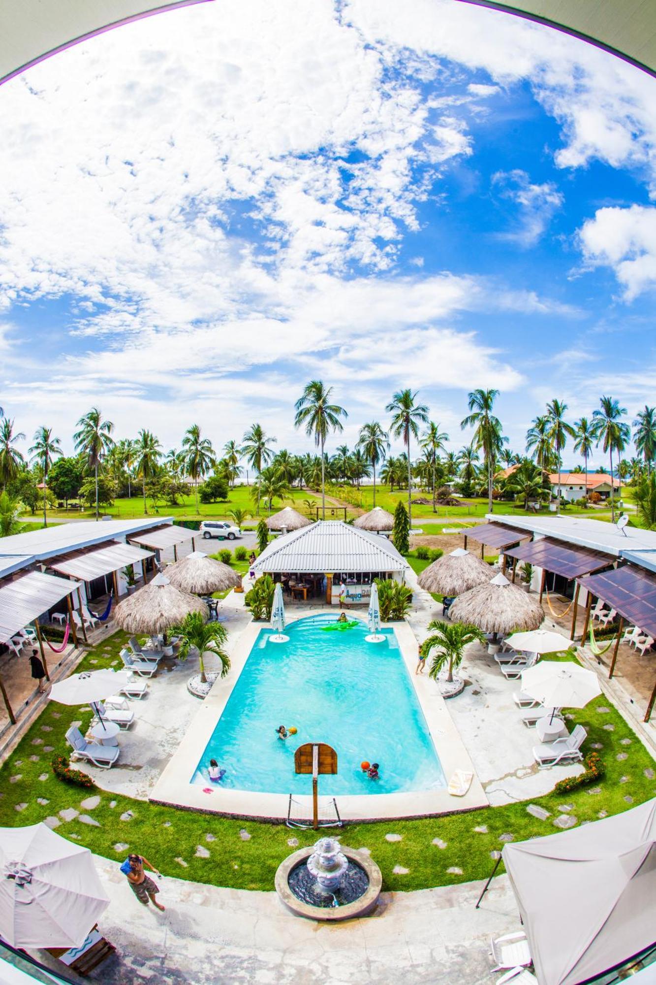 Show Pony Beach Resort And Suites 拉斯拉哈斯 外观 照片